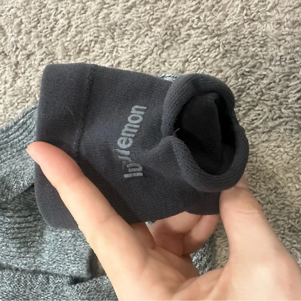 Lululemon Athletica Charcoal and Black Knit Women’s Leg Warmers - Picture 3 of 4